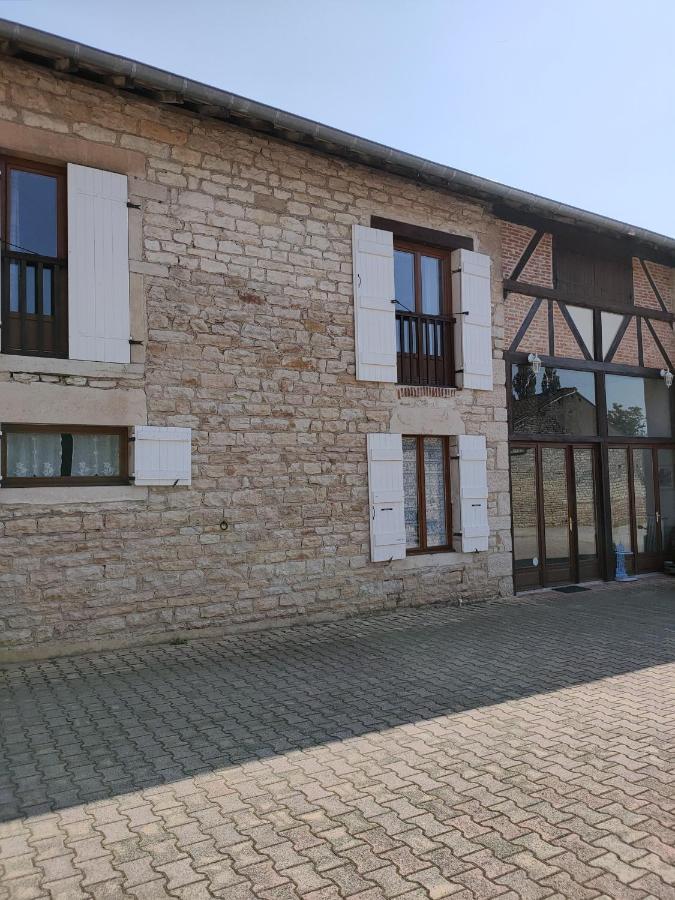 La Ferme Du Grand Faubourg Pont-de-Vaux Exterior foto