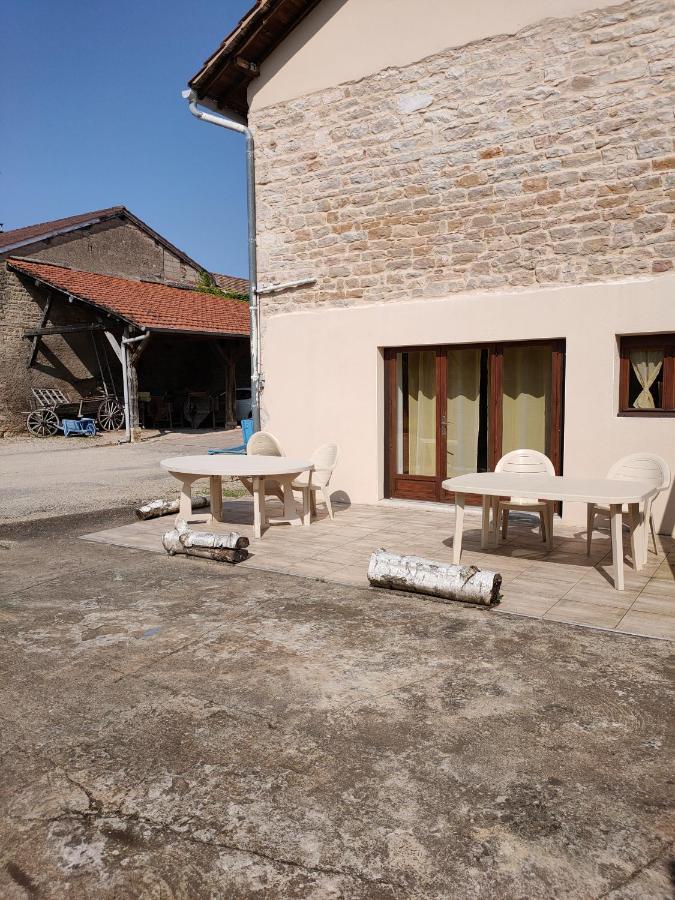 La Ferme Du Grand Faubourg Pont-de-Vaux Exterior foto