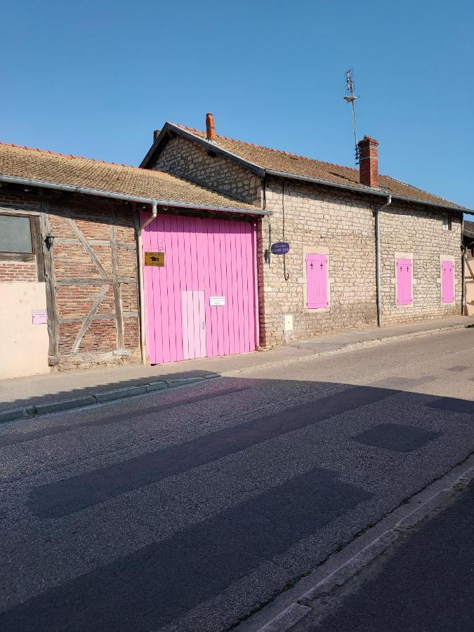 La Ferme Du Grand Faubourg Pont-de-Vaux Exterior foto